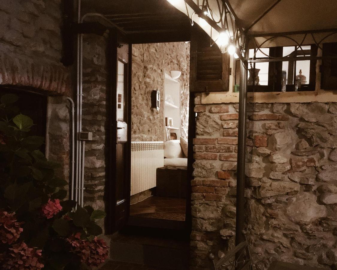 Antico Borgo Sanda Lago Maggiore Casalzuigno Exterior foto