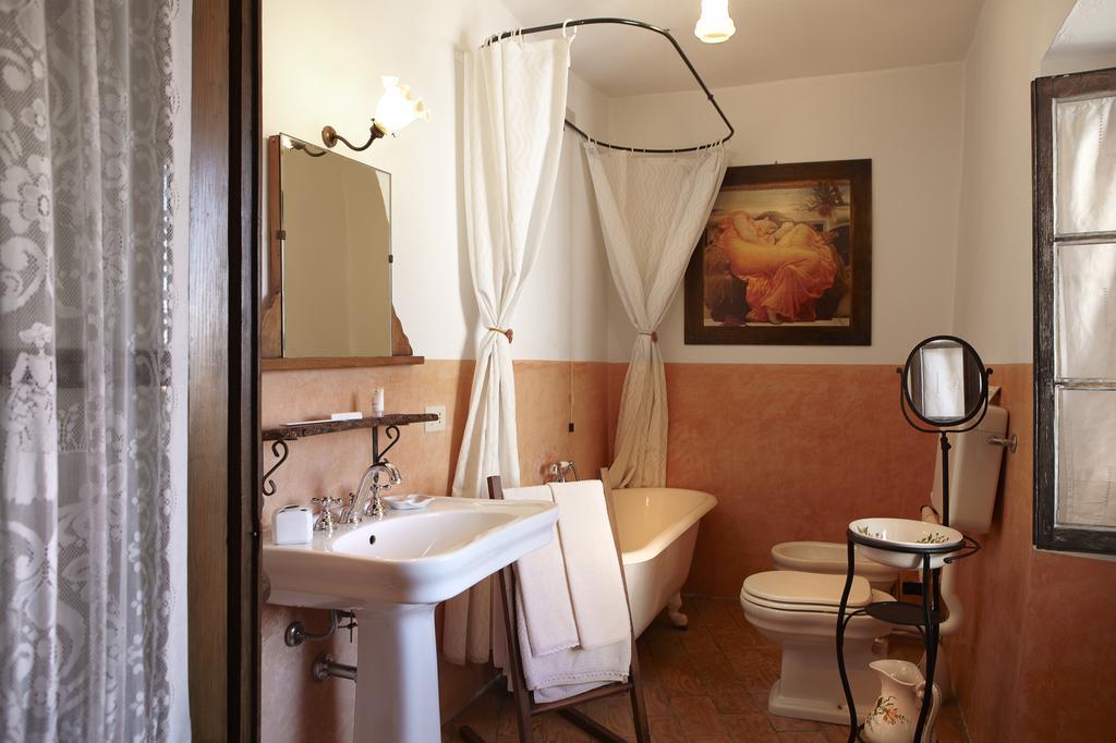Antico Borgo Sanda Lago Maggiore Casalzuigno Exterior foto